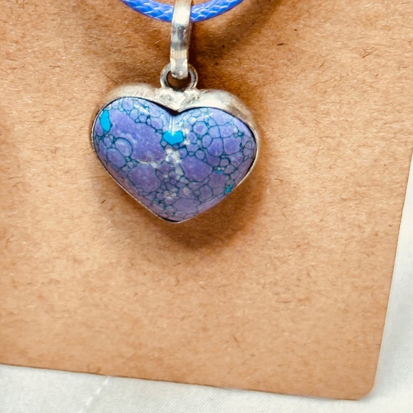 925 Sterling Silver Plated Purple w/Little Blue Howlite Heart Pendant Dyed EUC - Picture 9 of 12